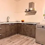 Hills Boutique Villa-ac In Every אוסטוני